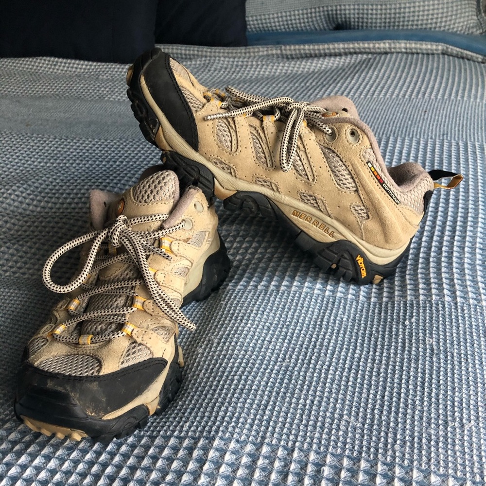 Moab Women’s Merrell shoes